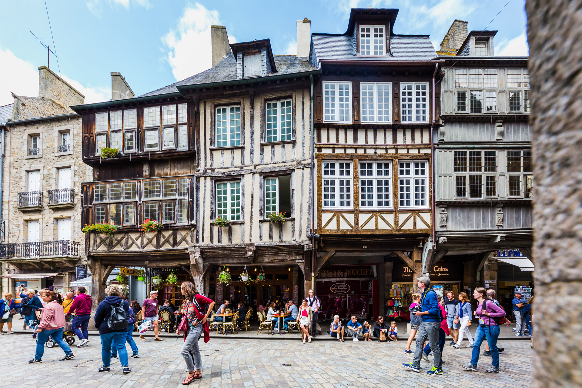 Rue de l'horloge, Dinan