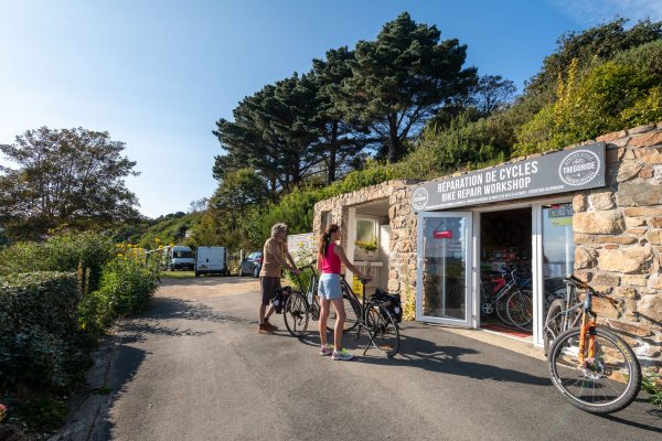 Loueur et réparateur de vélo, Trebeurden, Côtes d'Armor