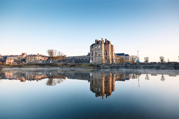 Etang et chateau de Quintin