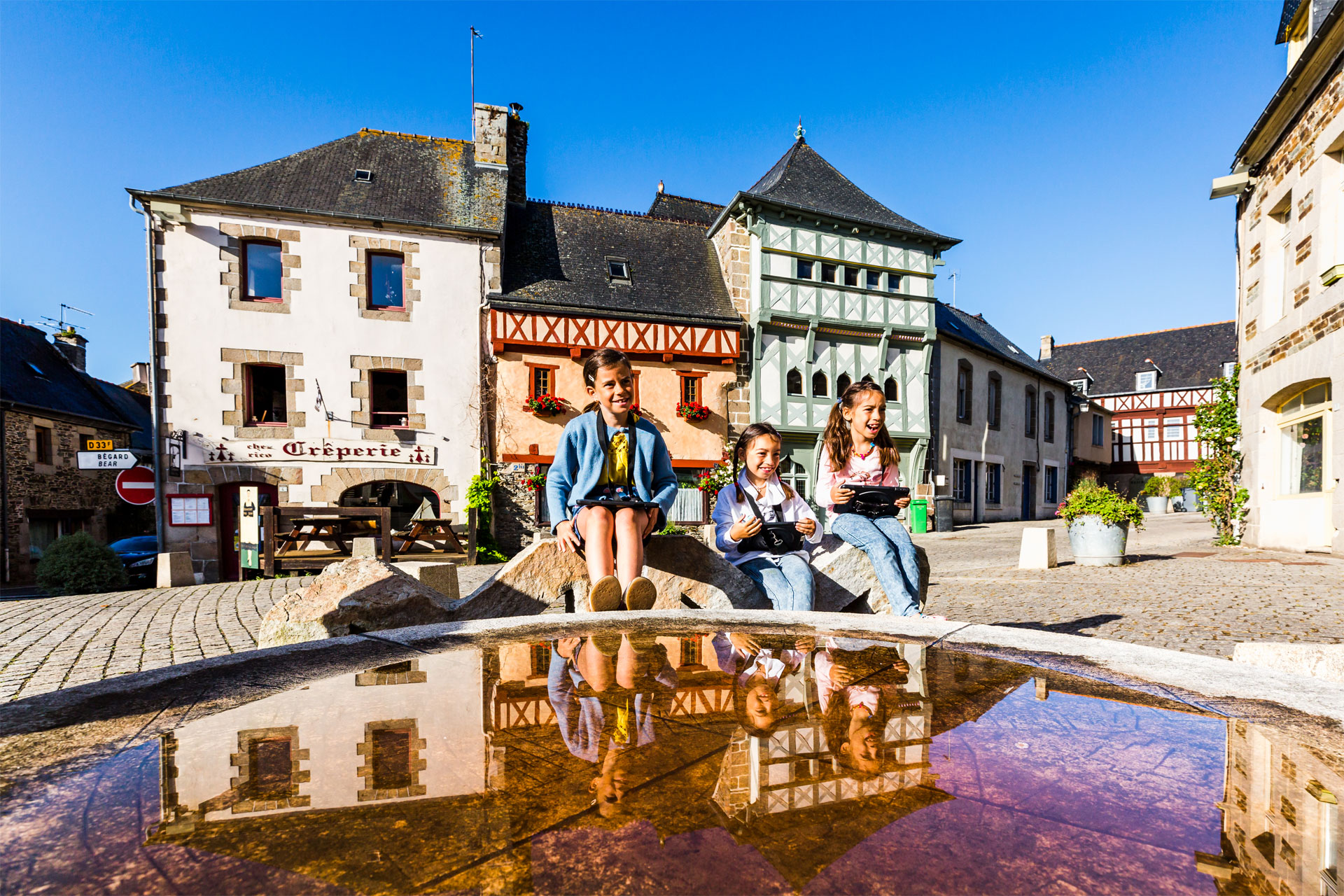 Place du bourg de la Roche-Derrien