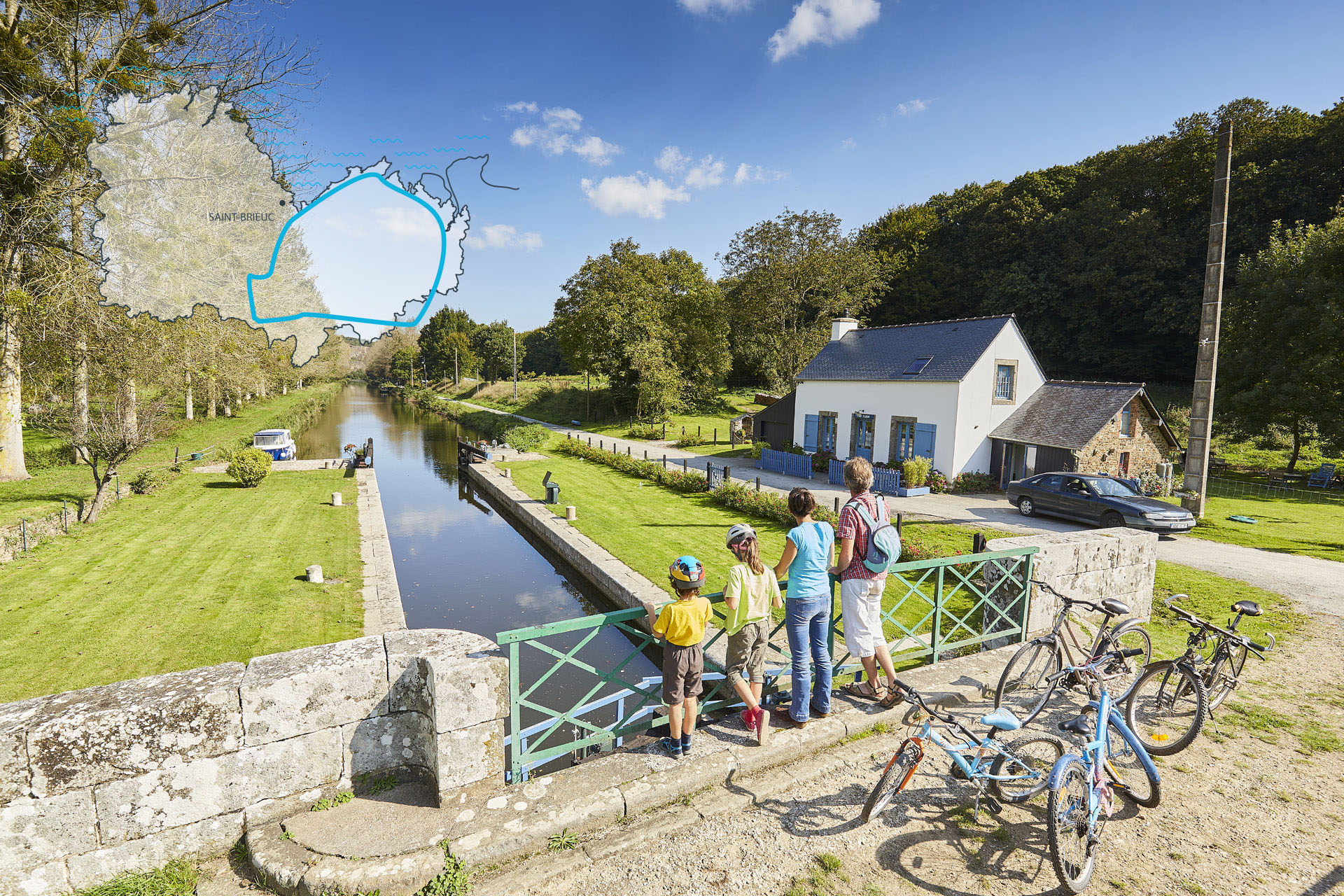 Famille à velo, canal d'ille et Rance