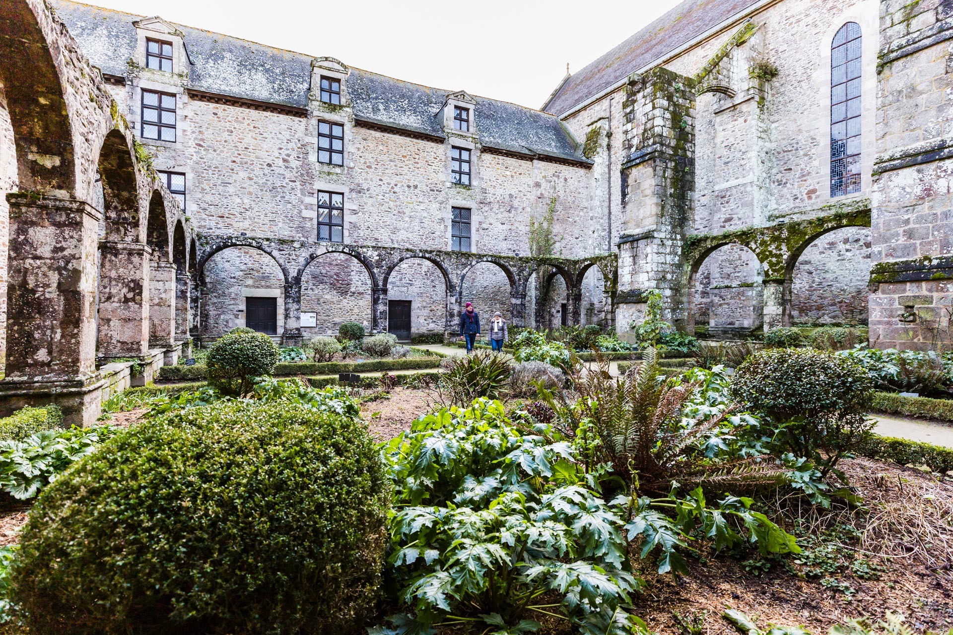 Cloitre de l'Abbaye Saint-Magloire, Léhon, Côtes d'Armor