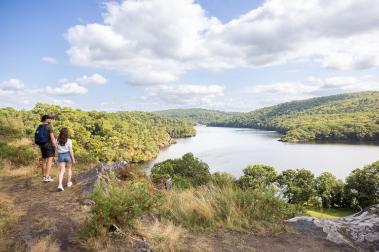 Tour du lac de Guerlédan à pied, Côtes d'Armor, Bretagne