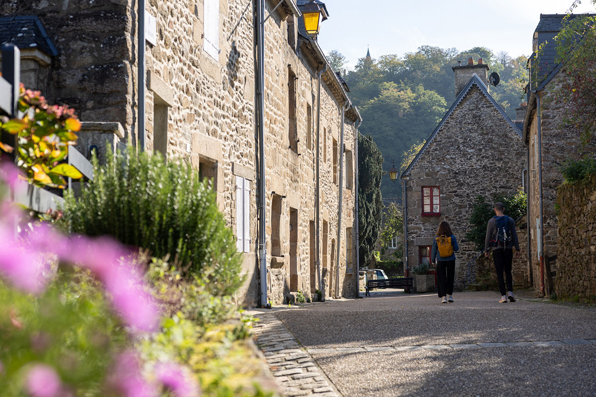 rue fleurie de Léhon, Dinan, Côtes d'Armor